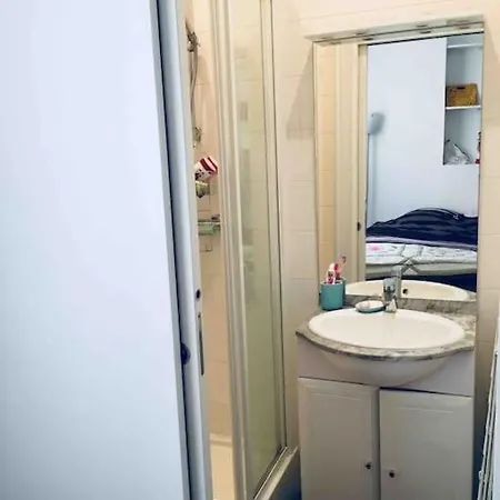 Appartamento Cozy Flat, 5 Mins From Metro, 1 Bedroom *