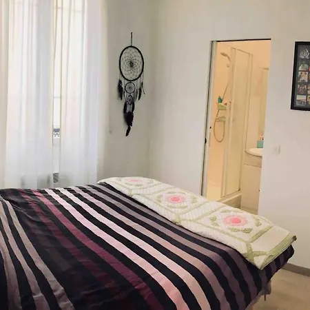 Appartamento Cozy Flat, 5 Mins From Metro, 1 Bedroom