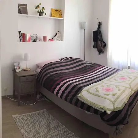 Cozy Flat, 5 Mins From Metro, 1 Bedroom Parigi